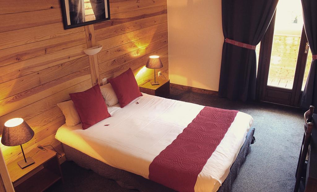 Hotel De La Valentin لو دوز آلب المظهر الخارجي الصورة
